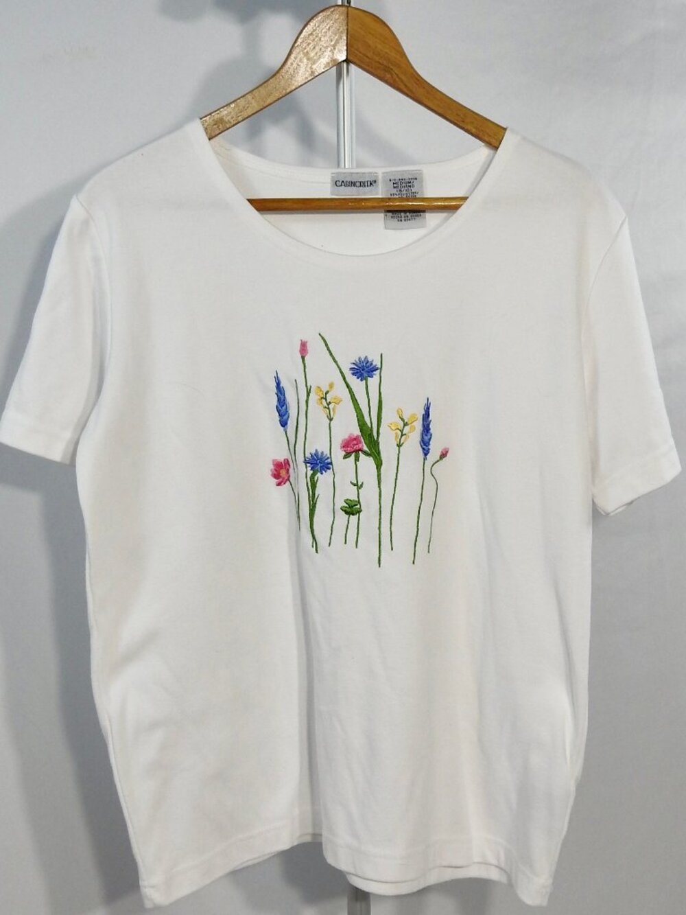 Cabin Creek Med Embroidered Flower 90s Cottagecore Y2K Floral